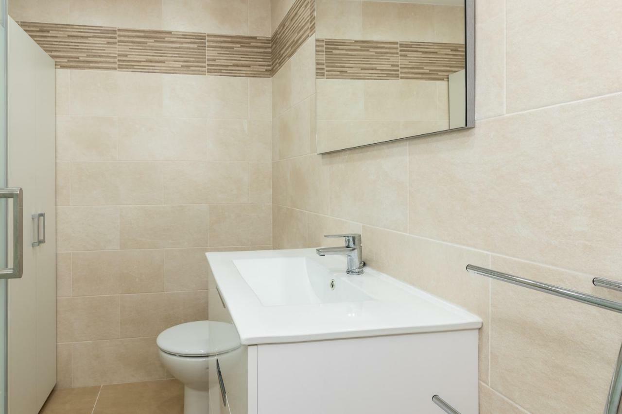Apartamento Al Lado De La Playa Benalmadena Luaran gambar