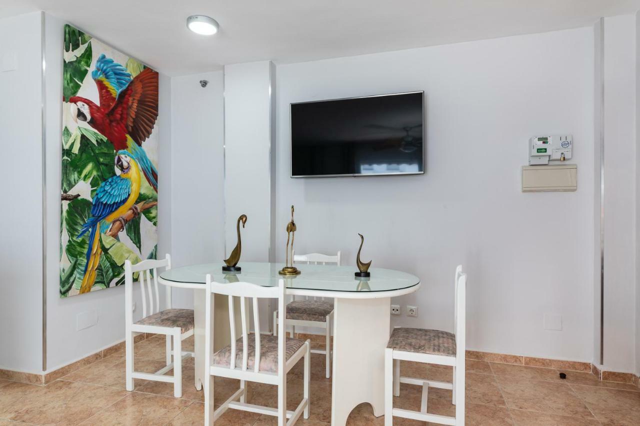 Apartamento Al Lado De La Playa Benalmadena Luaran gambar