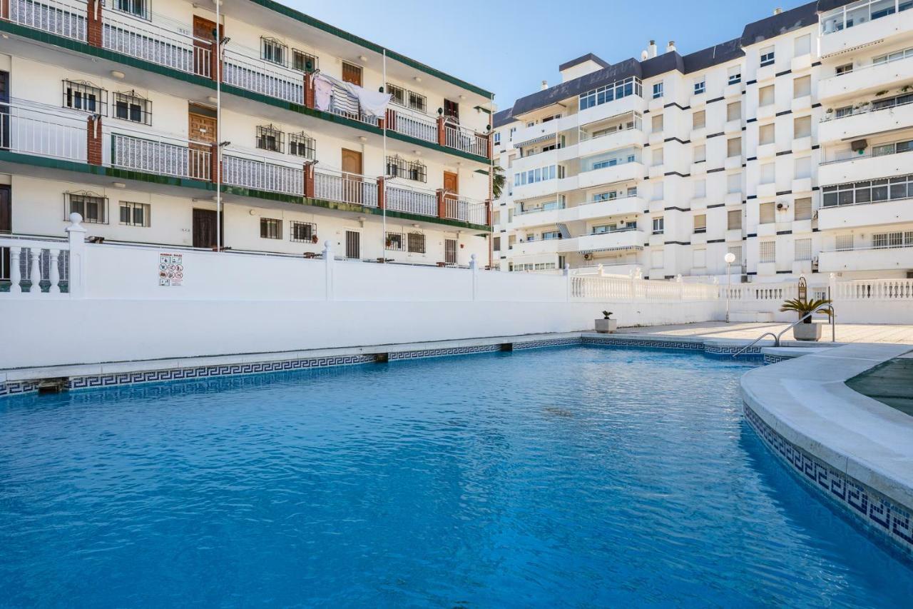 Apartamento Al Lado De La Playa Benalmadena Luaran gambar