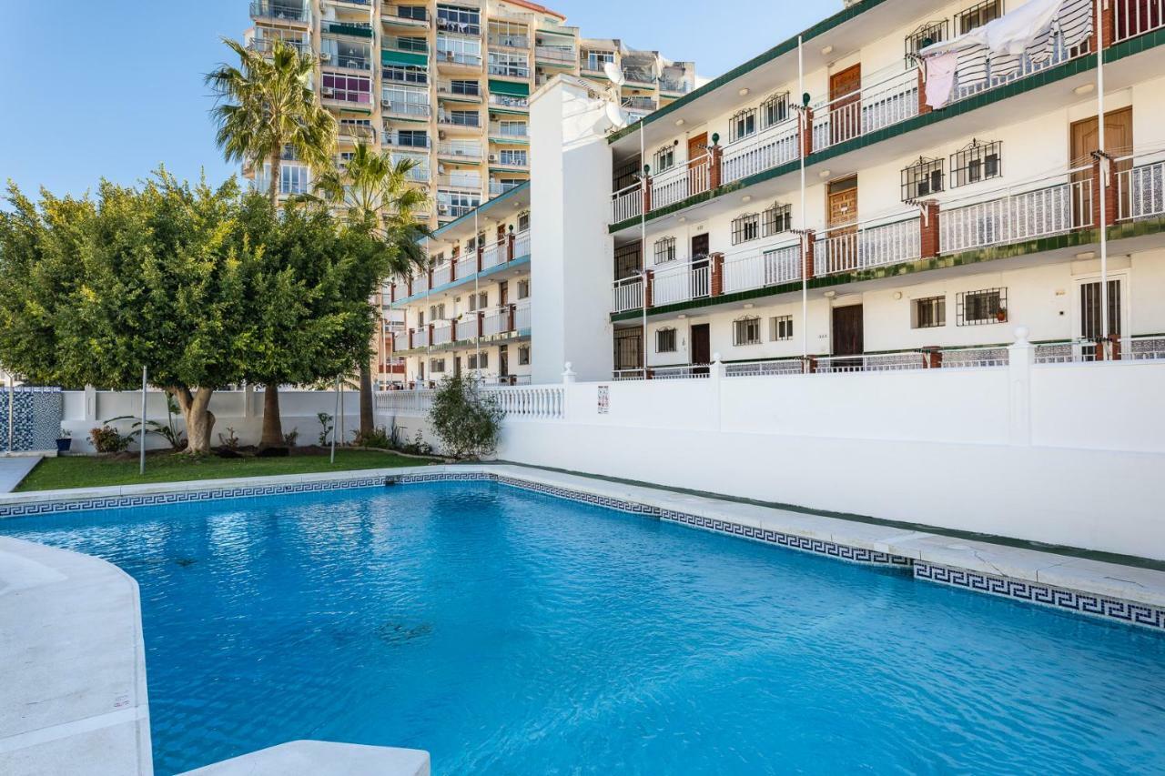Apartamento Al Lado De La Playa Benalmadena Luaran gambar